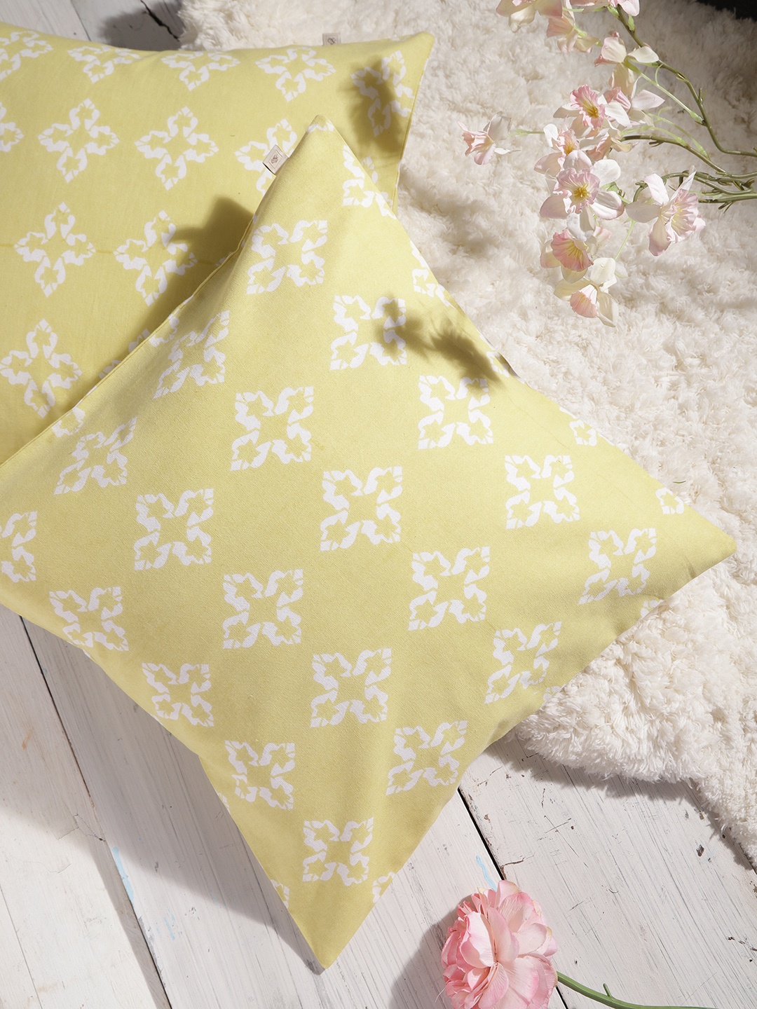 

House of Pataudi Yellow & White Set of 2 Ethnic Motifs Square Cushion Covers