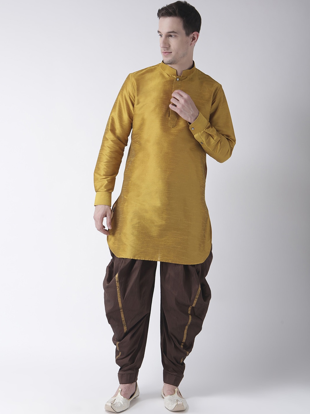 

DEYANN Men Yellow & Brown Dupion Silk Kurta With Patiala