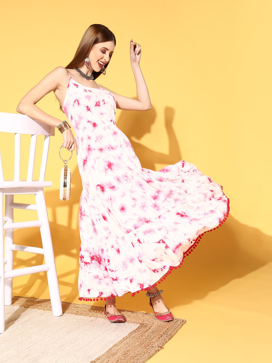 

Sangria Women Pink & White Tie and Dye Dyed Tired Maxi Dress