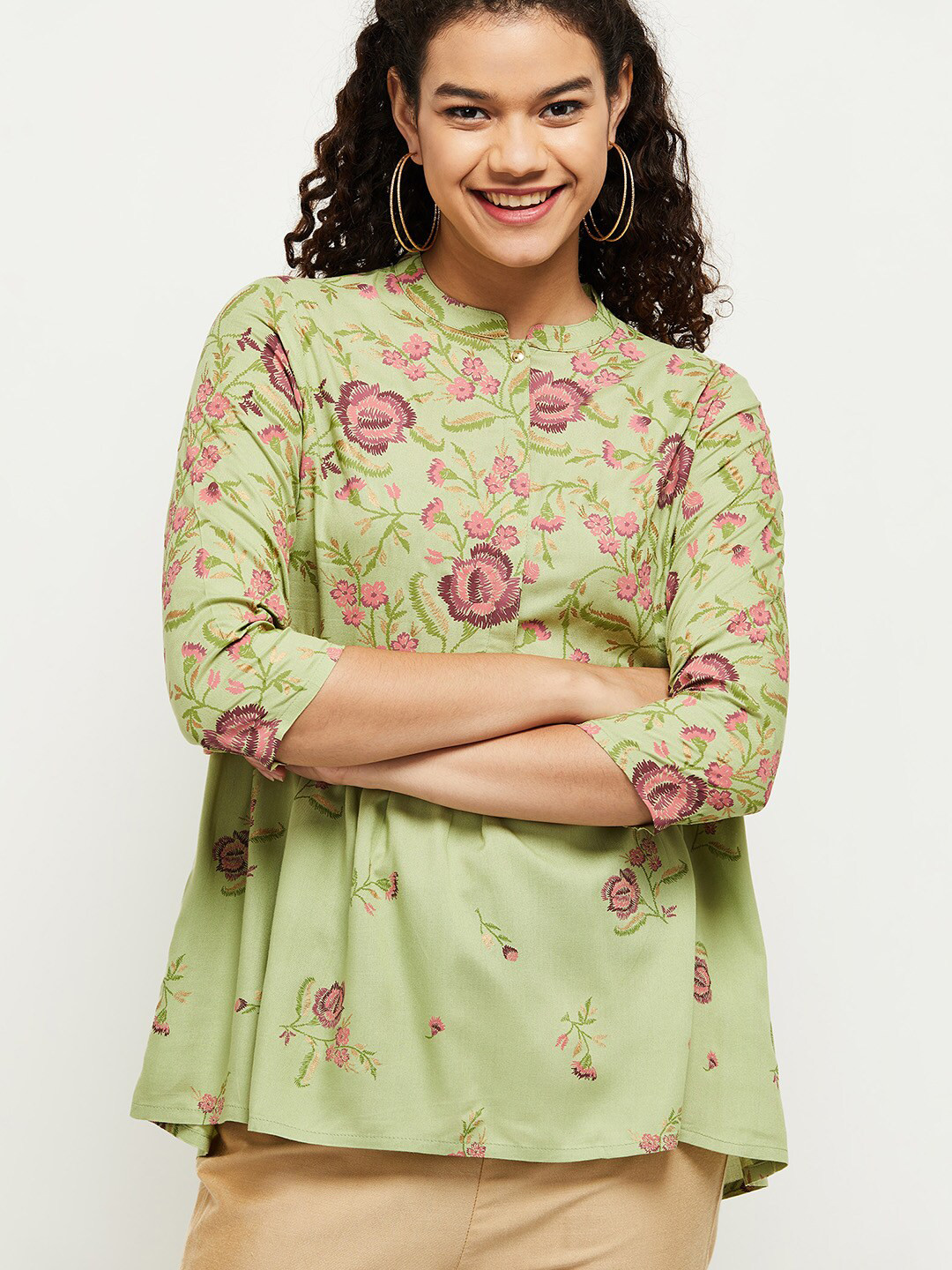 

max Women Green & Pink Floral Printed Mandarin Collar Top