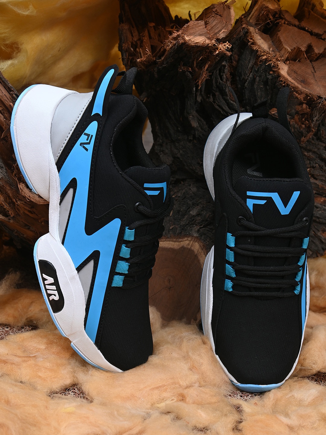 

Fashion Victim Men Black Colourblocked Sneakers