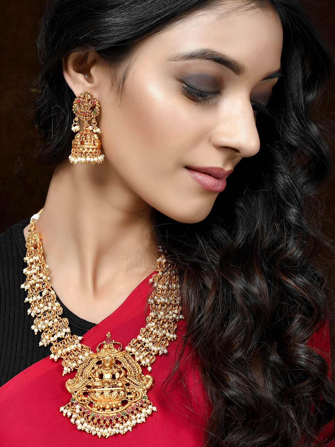 

Shoshaa Gold-Plated Stone-Studded & Beaded Jewellery Set