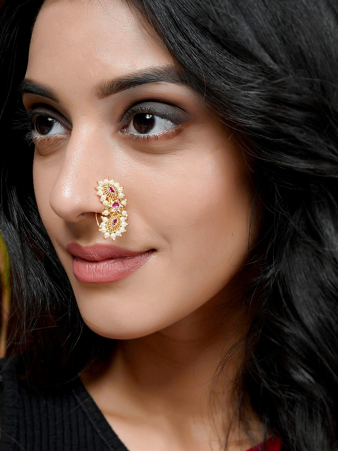 

Shoshaa Gold-Plated & White Stone-Studded & Beaded Nospin
