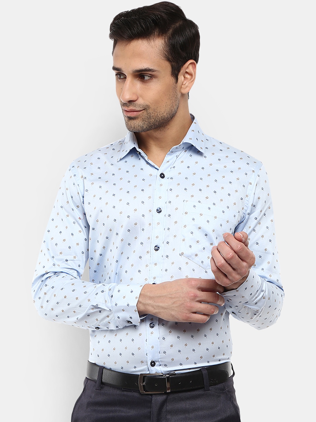 

V-Mart Men Blue Standard Floral Printed Formal Shirt