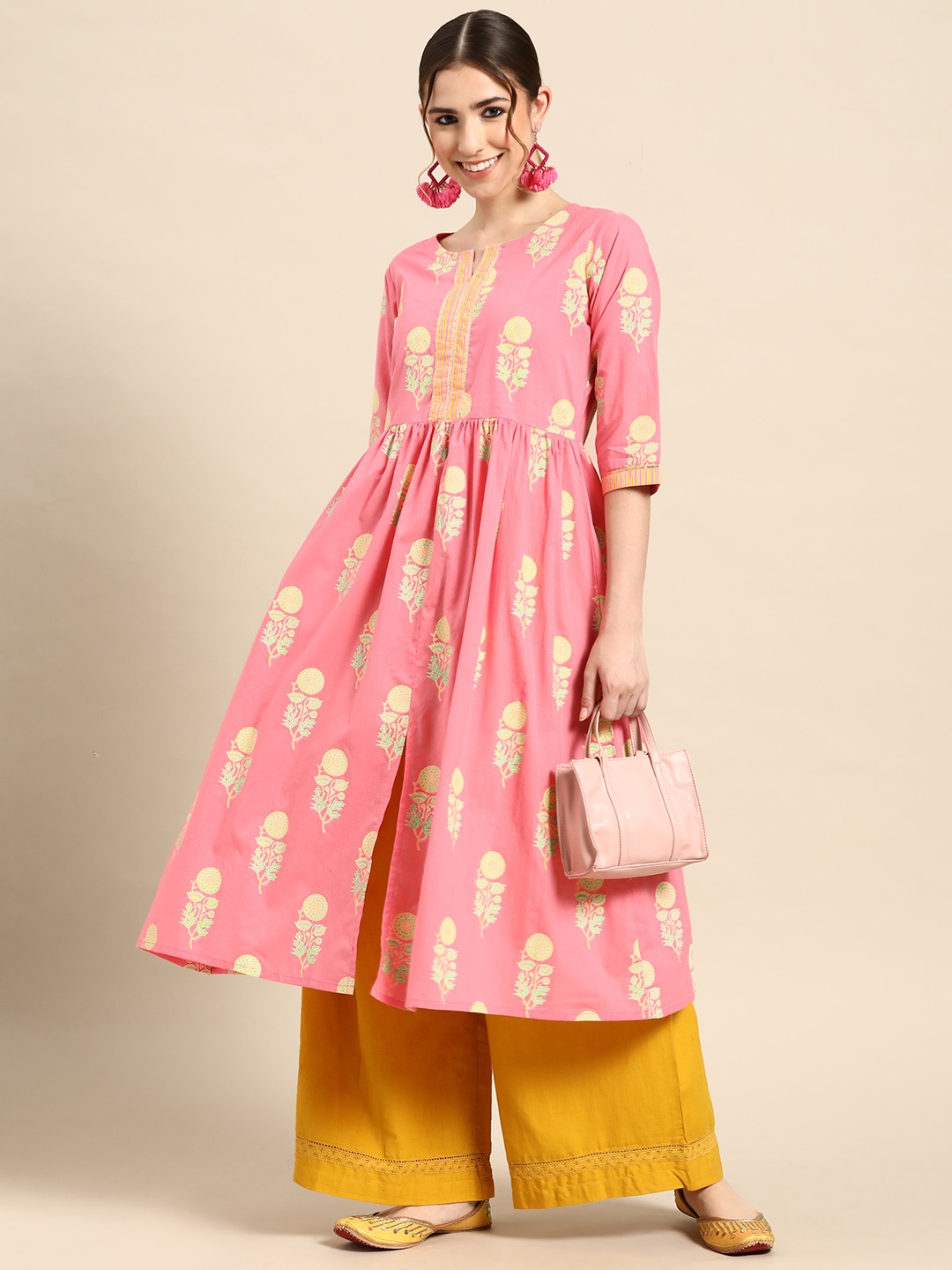 

GERUA Women Pink & Green Pure Cotton Floral Printed Gotta Patti Floral Anarkali Kurta