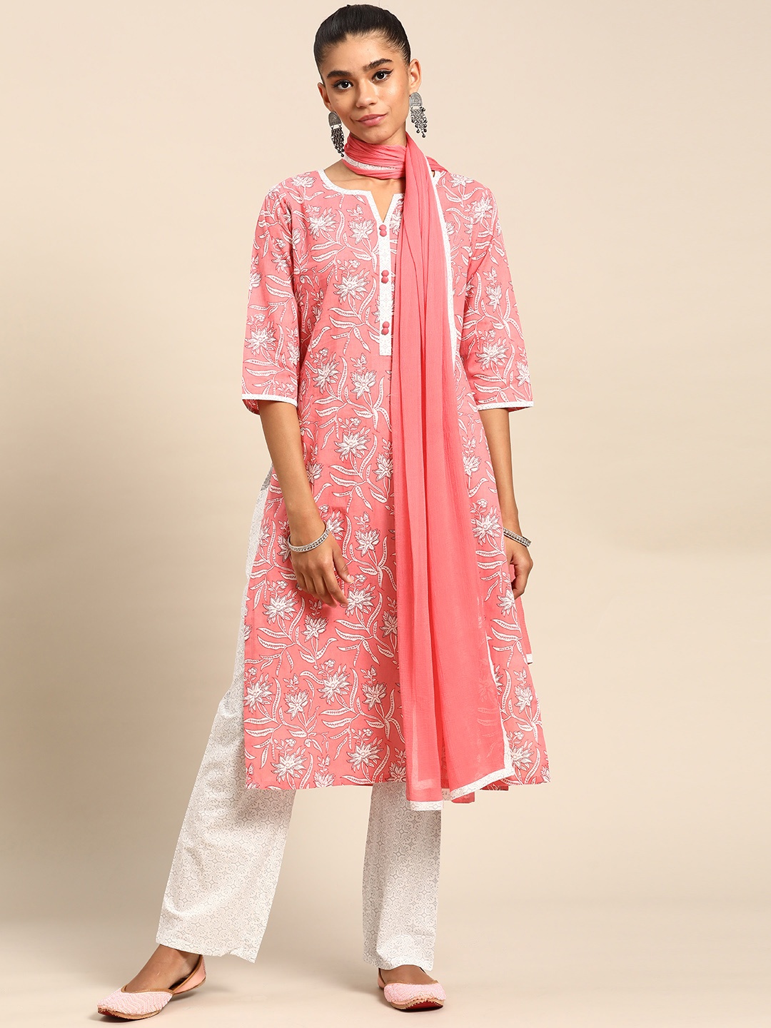 

Gerua By Libas Women Pink Floral Printed Pure Cotton Kurta with Trousers With Dupatta
