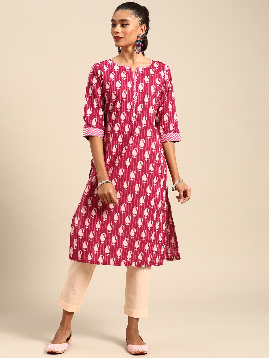 

Gerua By Libas Women Pink Paisley Printed Kurta
