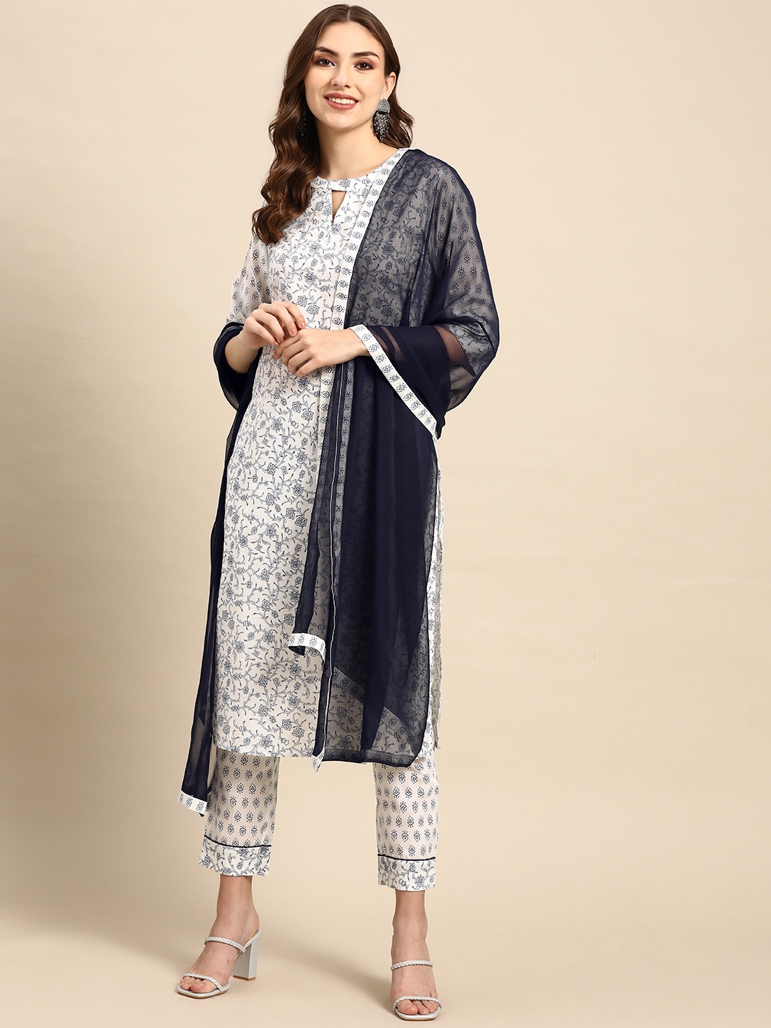 

Gerua By Libas Women White Floral Printed Pure Cotton Kurta with Trousers Dupatta