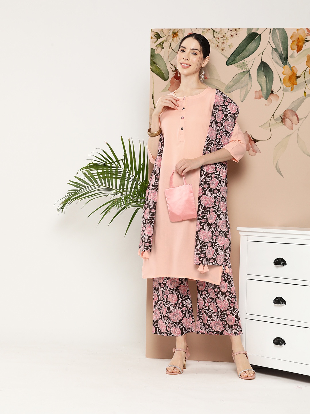 

Gerua By Libas Women Peach-Coloured Kurta with Palazzos With Dupatta