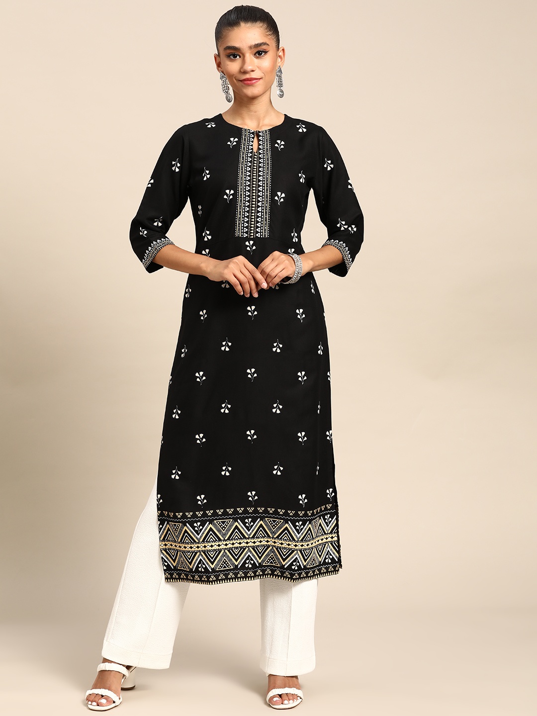 

Gerua By Libas Women Black White Floral Printed Keyhole Neck Kurta