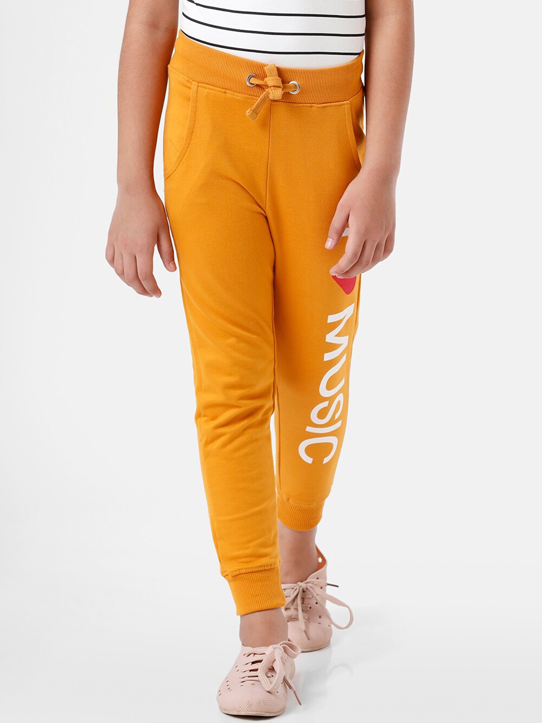 

De Moza Girls Mustard Yellow Placement Printed Pure Cotton Joggers