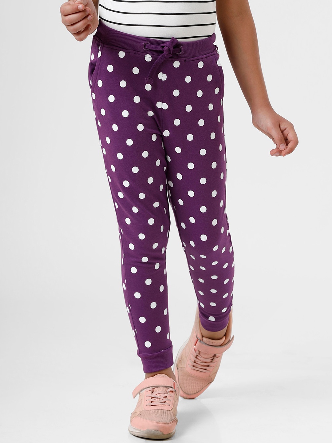 

De Moza Girls Purple Printed Slim Fit Cotton Joggers