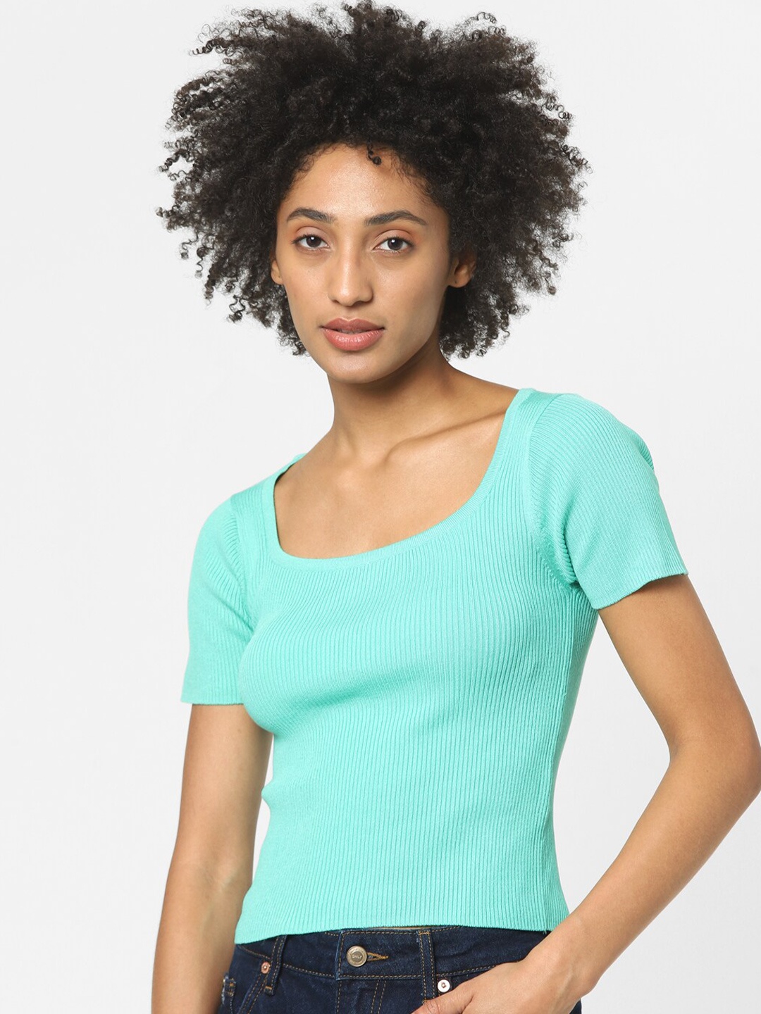 

ONLY Green Solid Crop Top