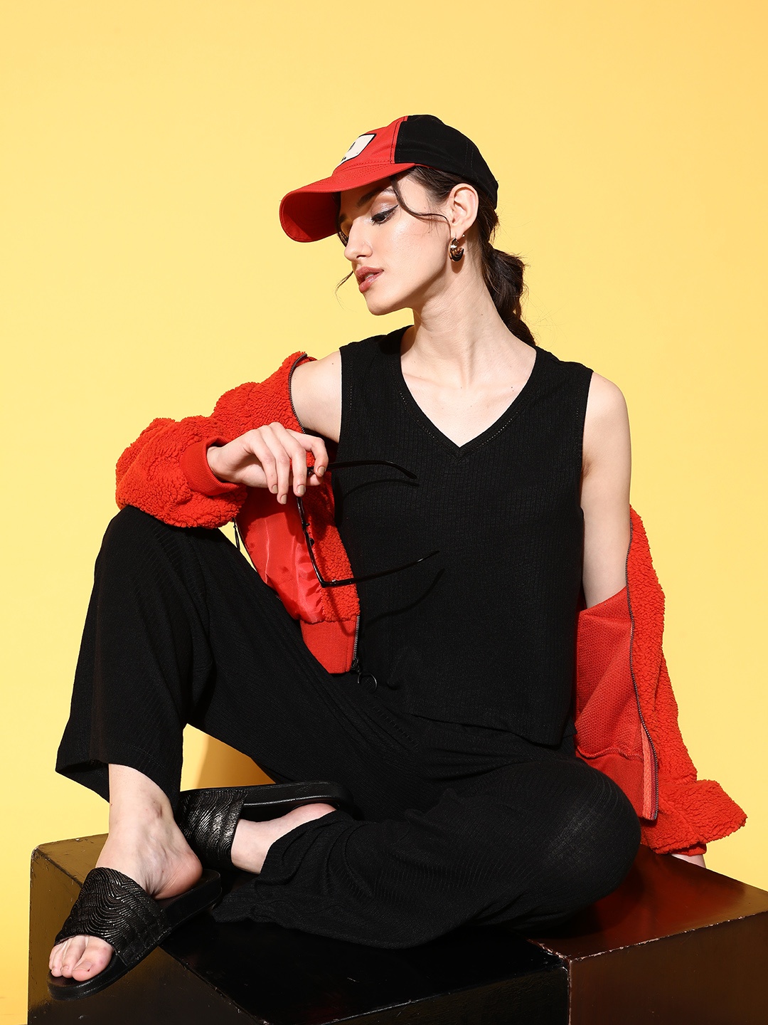 

The Roadster Lifestyle Co. Women Black Ribbed Co-ords
