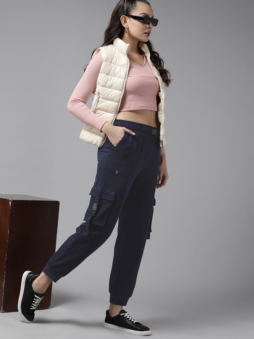 

The Roadster Lifestyle Co. Women High Waist Cargo Joggers, Navy blue