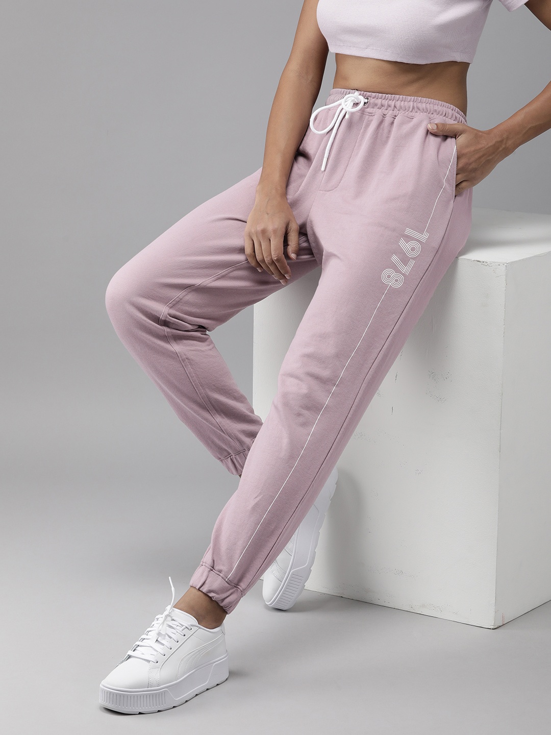 

The Roadster Lifestyle Co. Women Lavender Printed Joggers