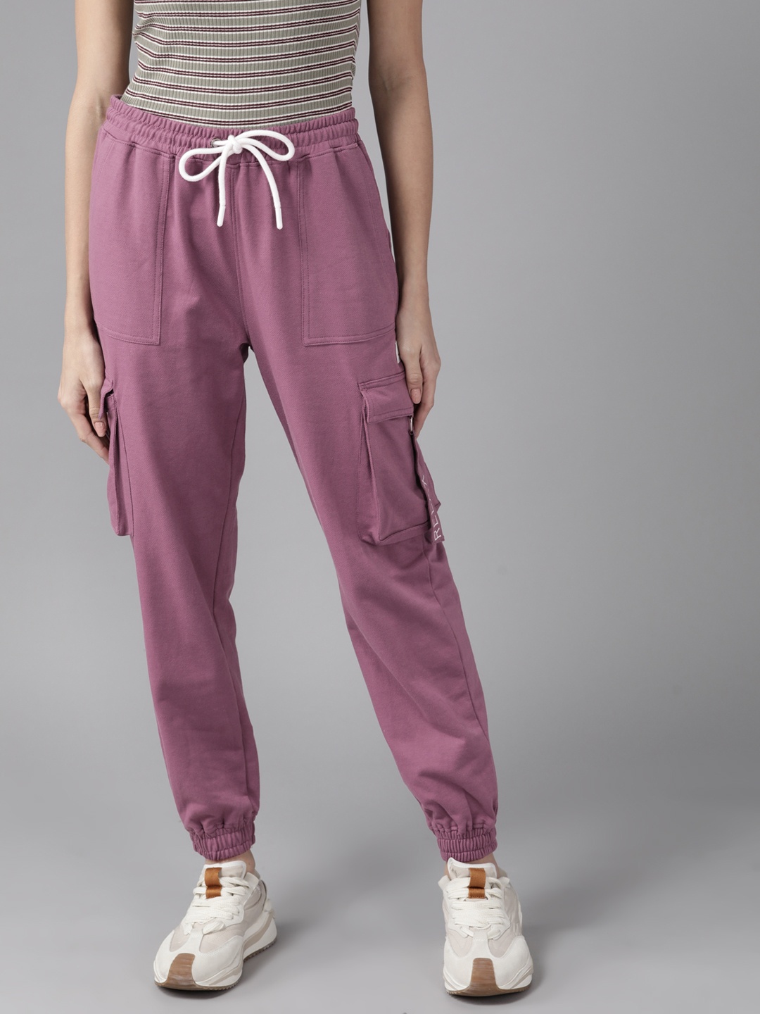 

Roadster Women Mauve Solid Cargo Joggers