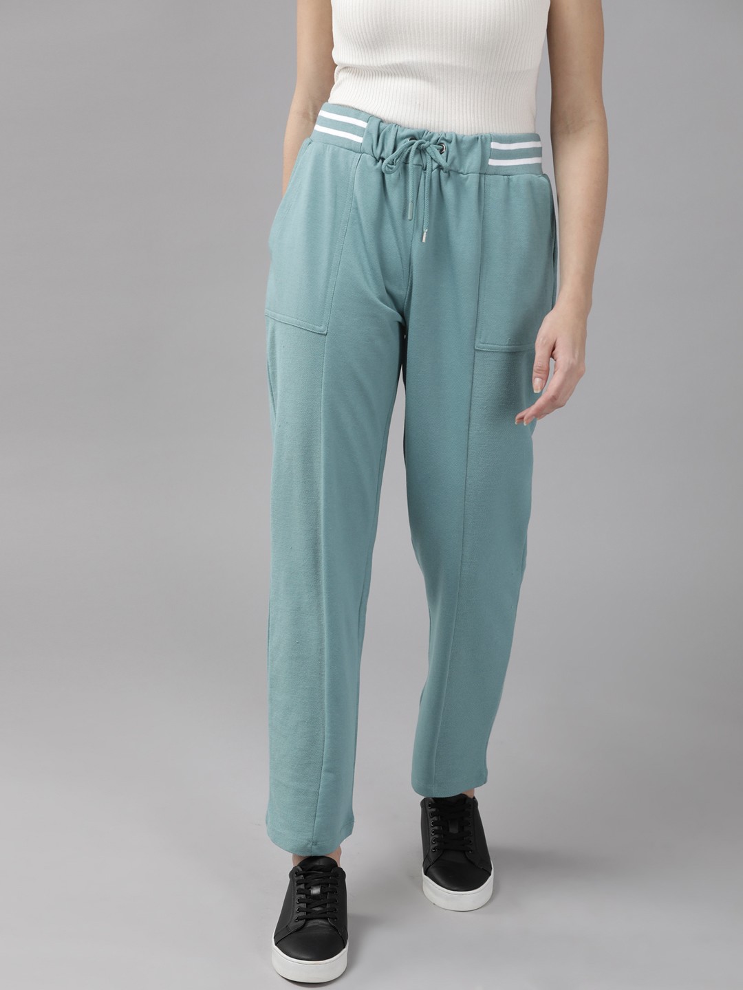 

The Roadster Lifestyle Co. Women Solid Track Pants, Blue