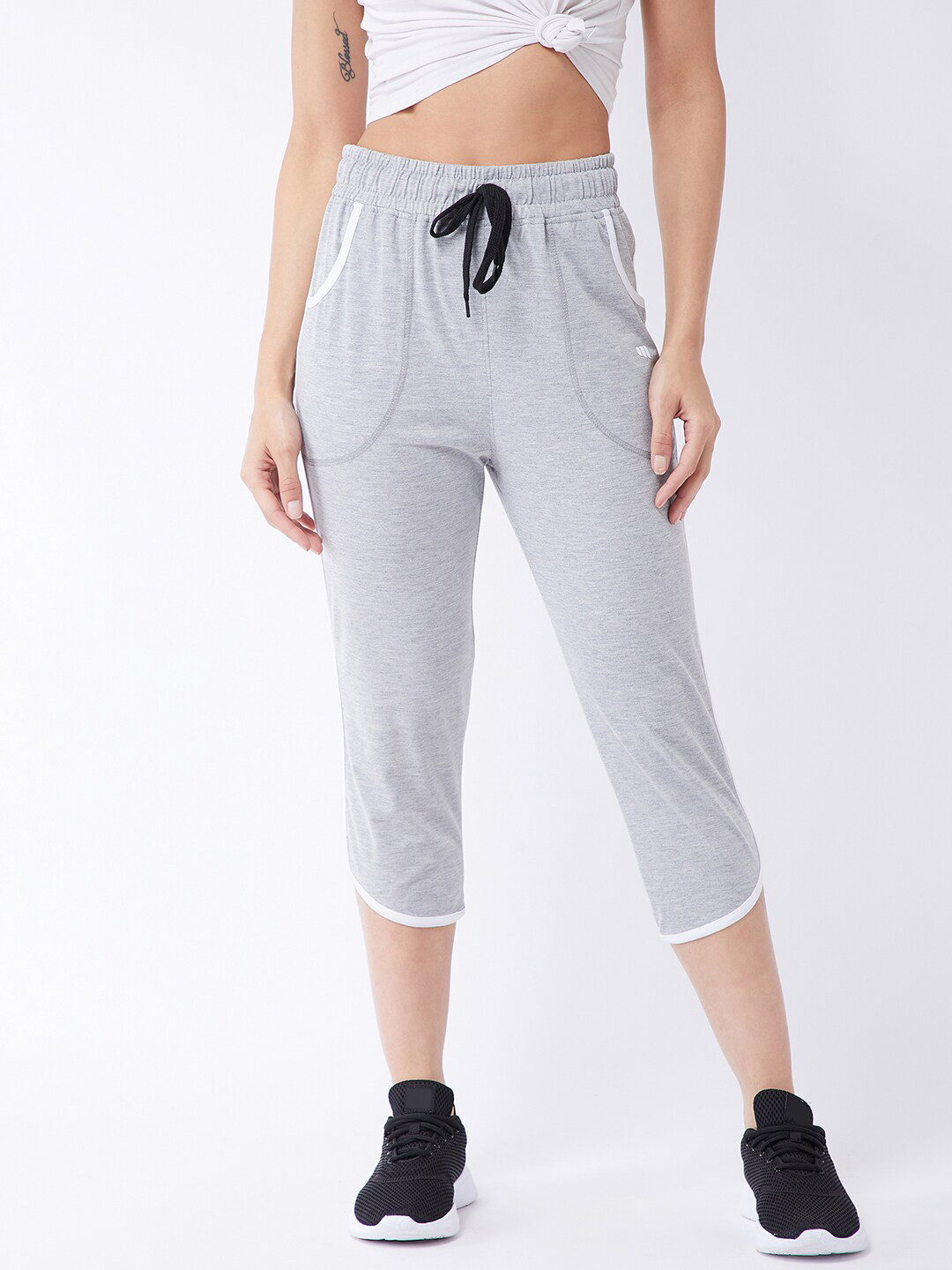

Modeve Women Grey Solid Capris
