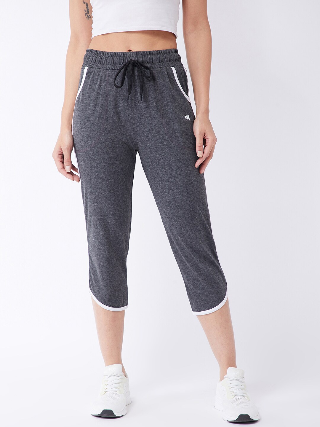 

Modeve Women Charcoal Grey & White Solid Regular Capris