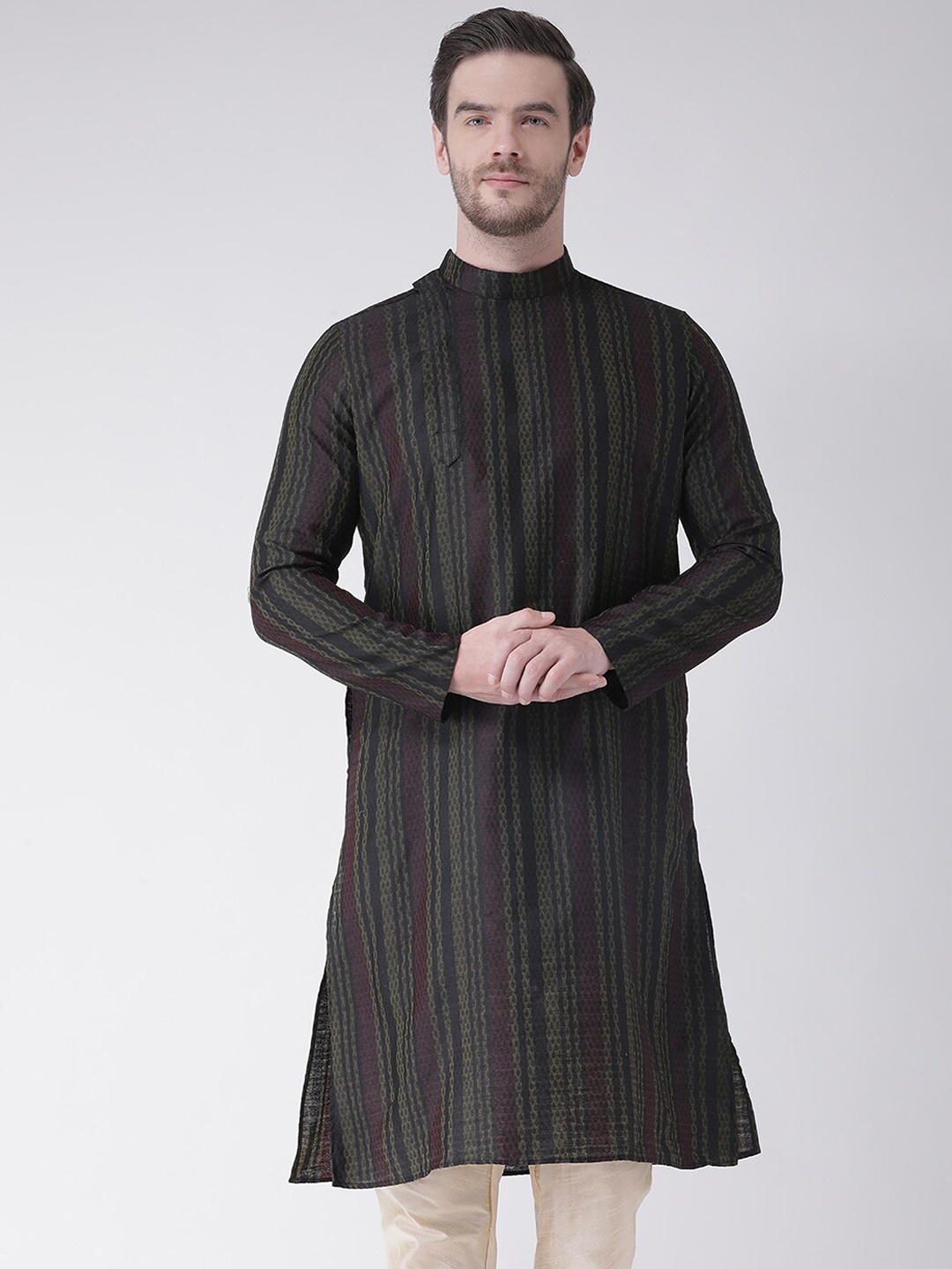 

DEYANN Men Black Pleated Kurta with Churidar