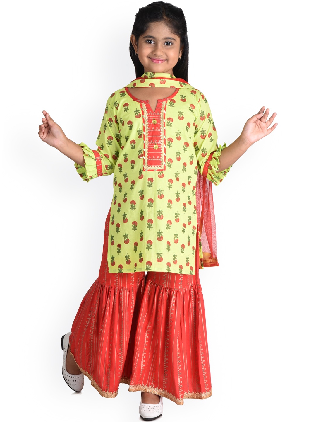 

Kinder Kids Girls Green Ethnic Motifs Printed Pure Cotton Kurta with Sharara & With Dupatta