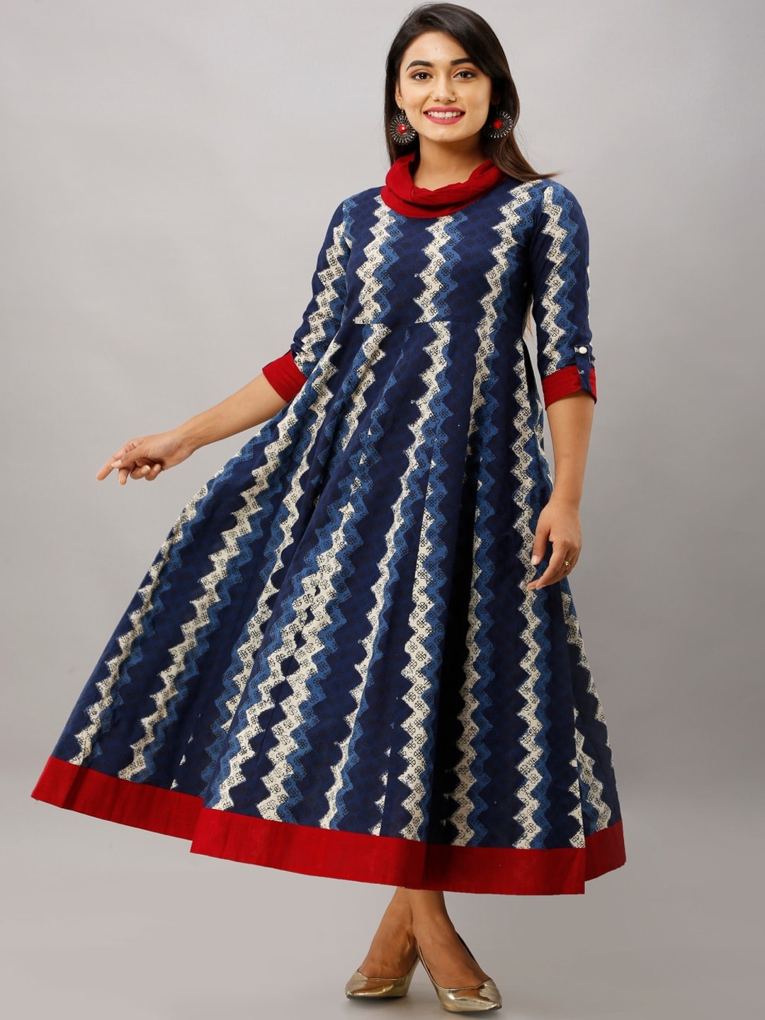 

Maishi Blue & White Zig Zag Striped Cowl Neck Dress