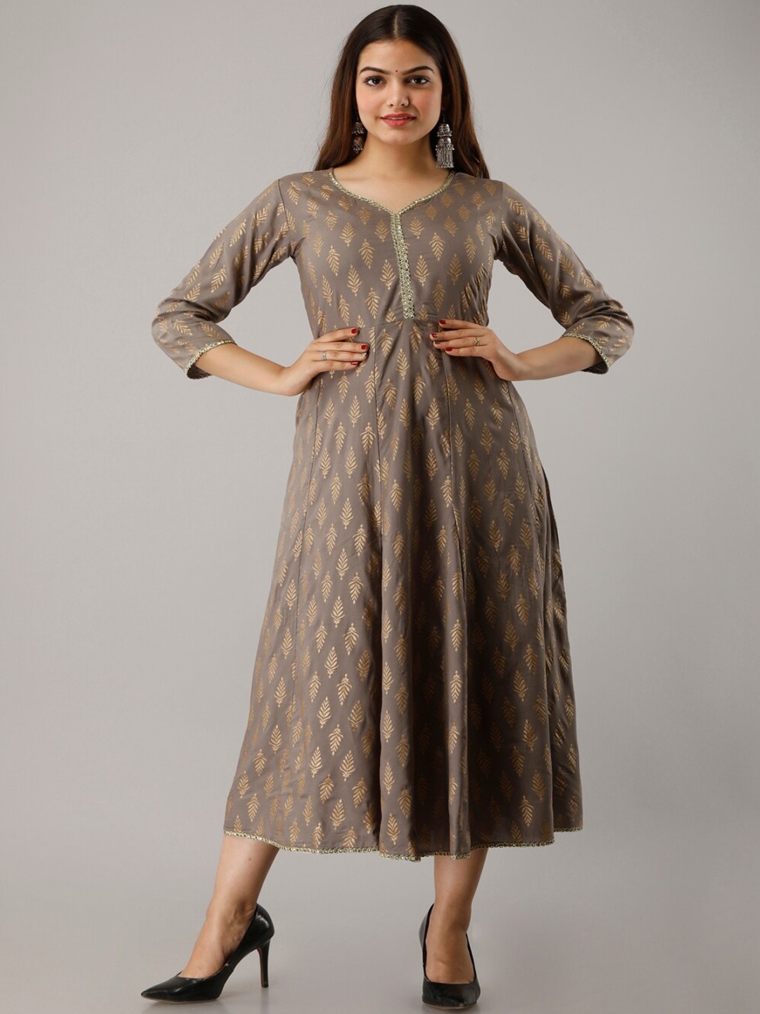 

Maishi Women Grey & Gold Printed Anarkali Kurta