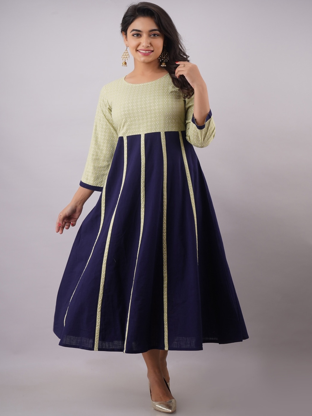 

Maishi Women Navy Blue & Green Colourblocked Panelled Anarkali Kurta