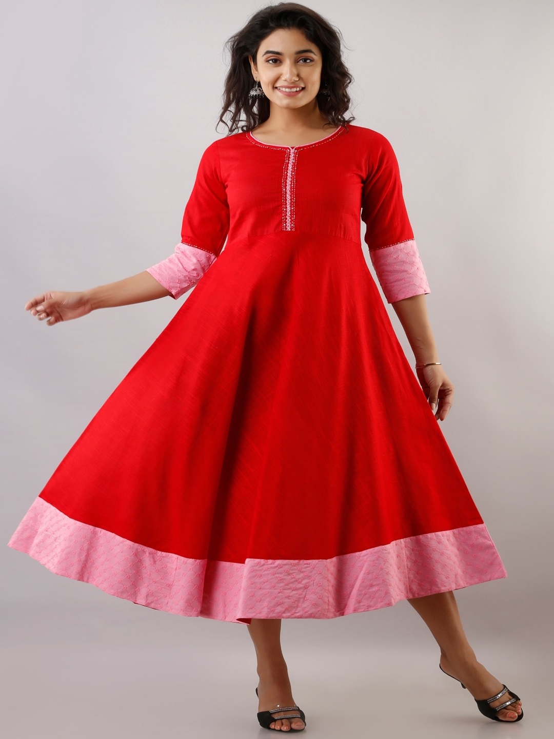 

Maishi Women Red & Pink Solid Anarkali Kurta