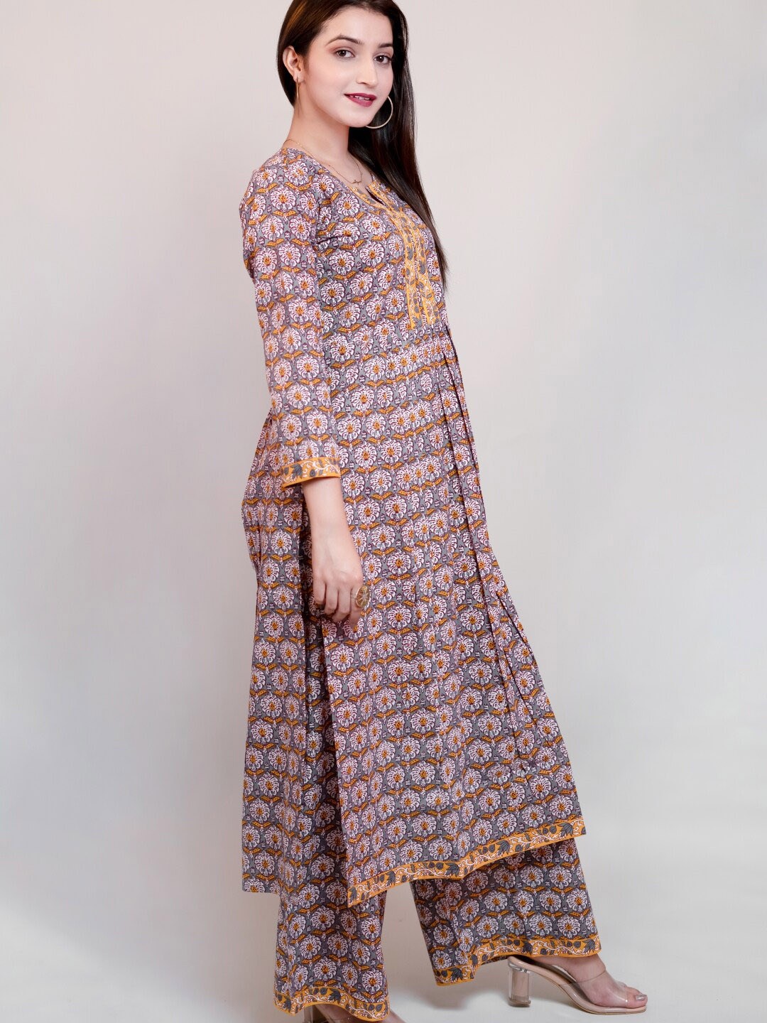 

Maishi Women Grey & Orange Cotton Floral Printed Kurta