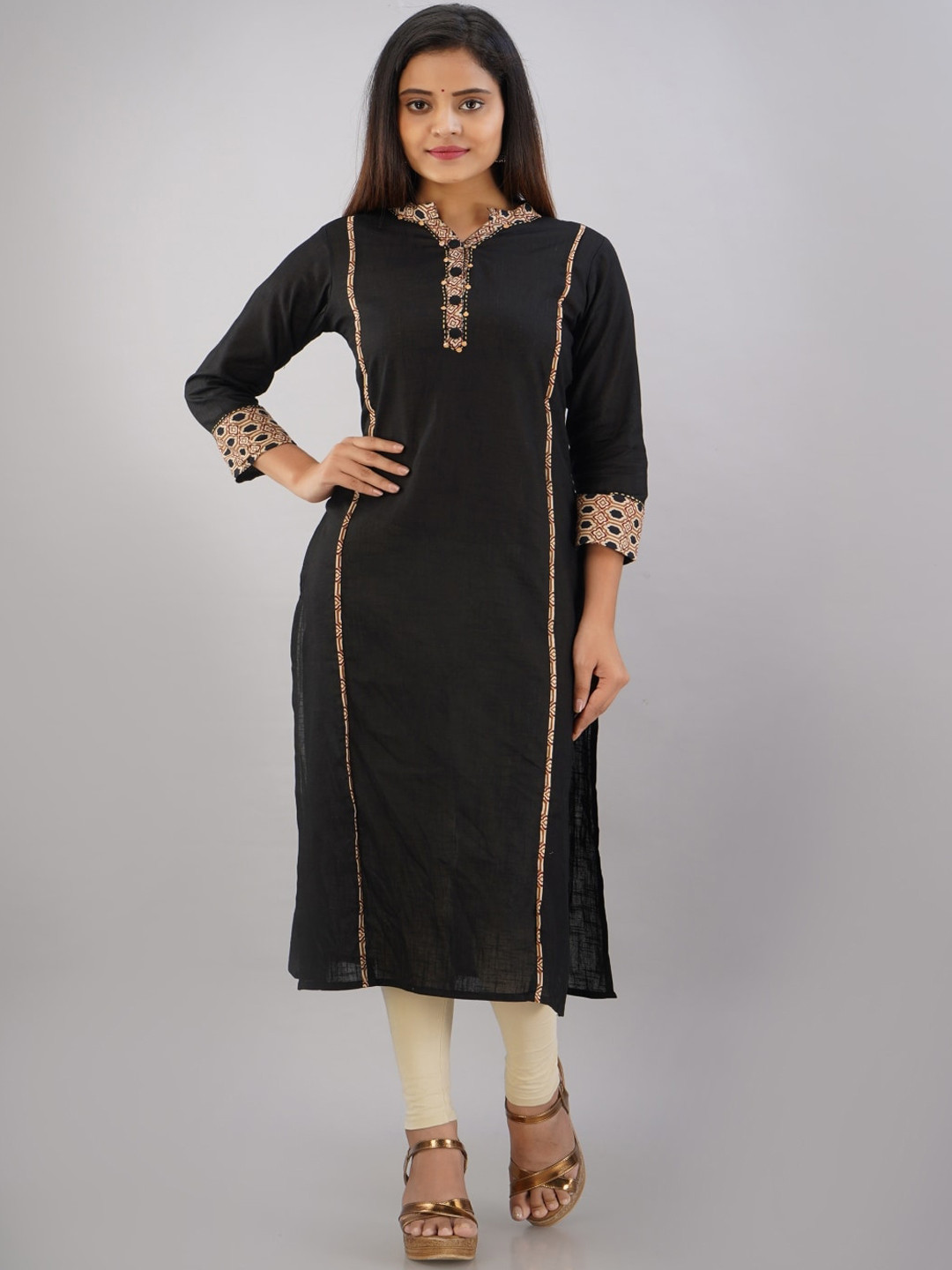 

Maishi Women Black Solid Cotton Kurta