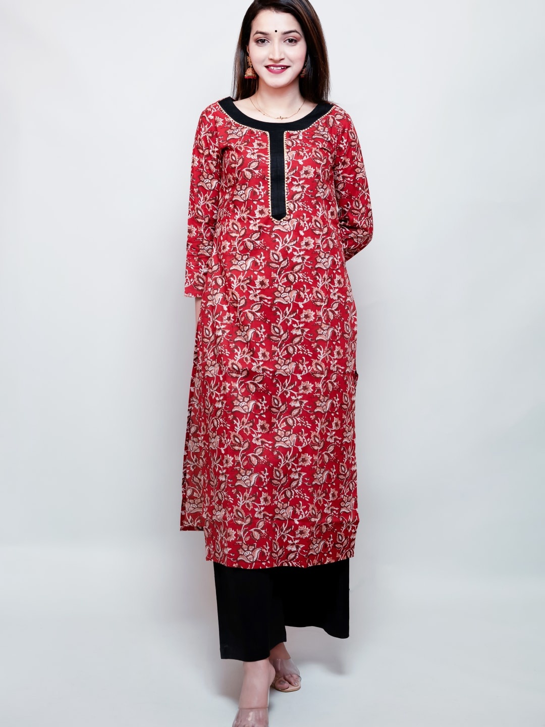 

Maishi Women Red & Black Floral Printed Kurta