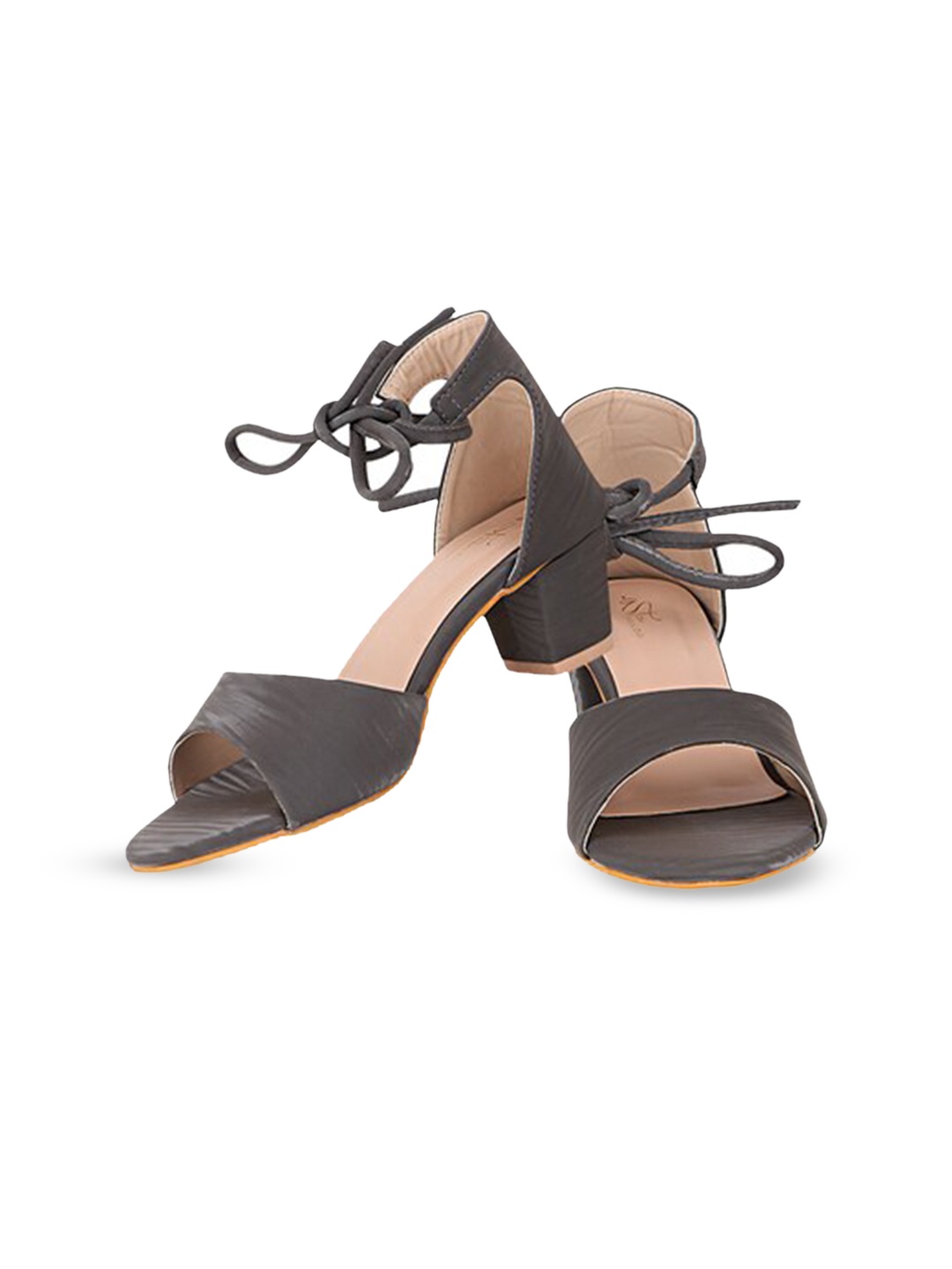 

THE WHITE POLE Grey Party Block Sandals