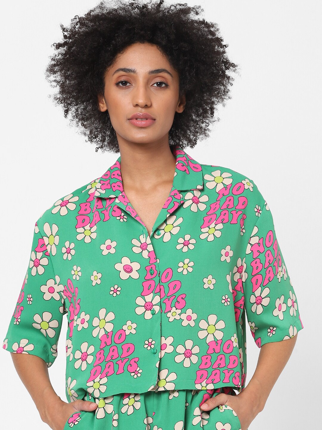 

ONLY Women Green & Pink Floral Printed Crop Casual Shirt