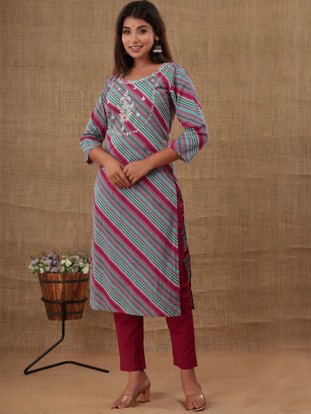 

KAAJH Women Multicoloured Striped Thread Work Pure Cotton Kurta Set, Multi