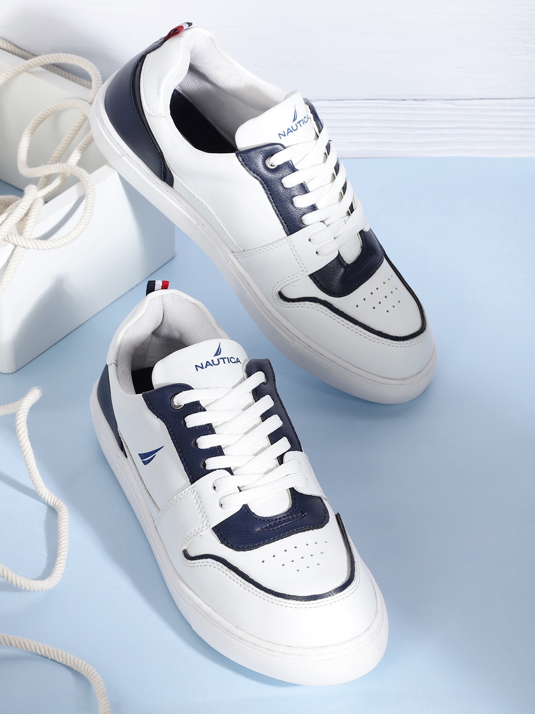 

Nautica Men White & Navy Blue Perforated Colourblocked Sneakers