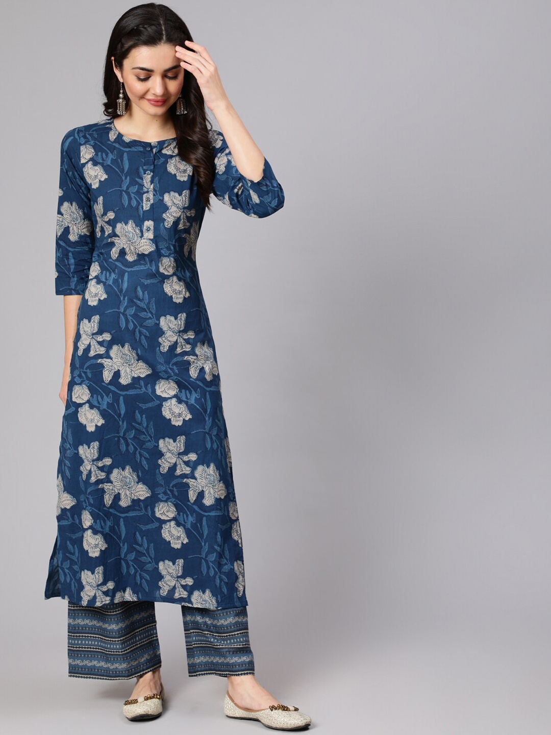 

Nayo Women Navy Blue Floral Printed Kurta