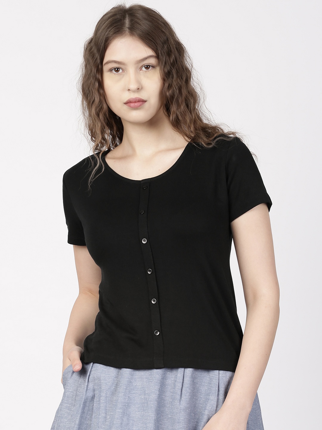 

ether Women Black Solid Round Neck T-shirt