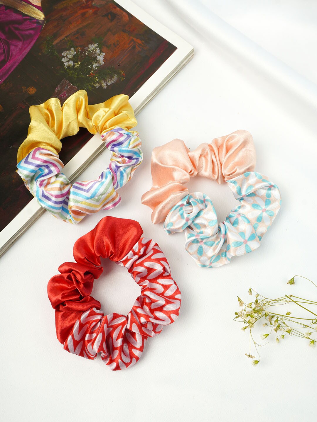 

Ferosh Women Multicoloured Set of 3 Ponytail Holders, Multi