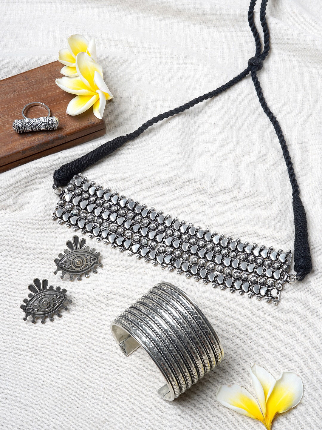 

TEEJH Women Oxidised Silver-Plated Aainaa Jewellery Set with Bracelet & Ring