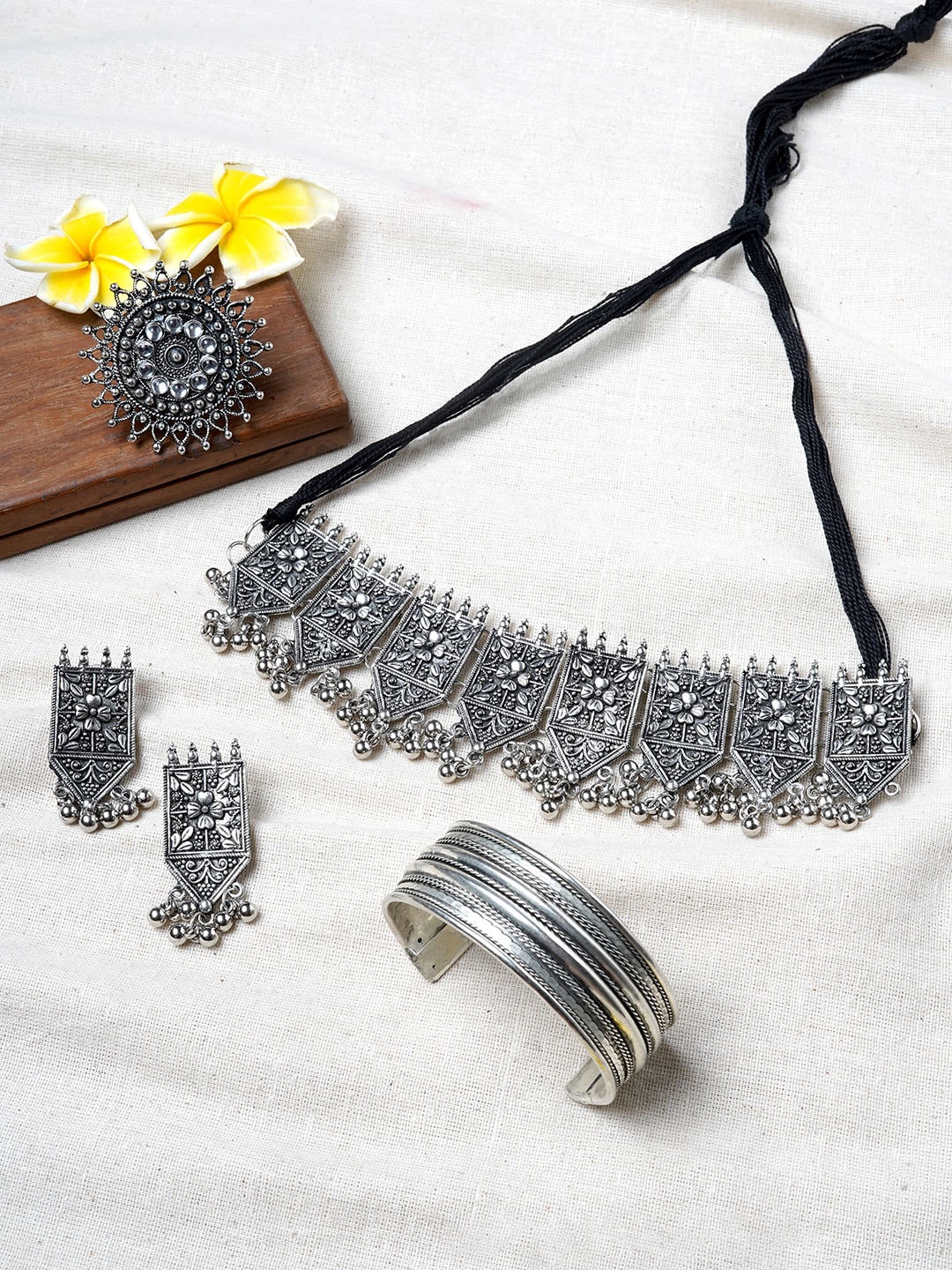 

TEEJH Silver-Plated Ghungroo-Studded Jewellery Set