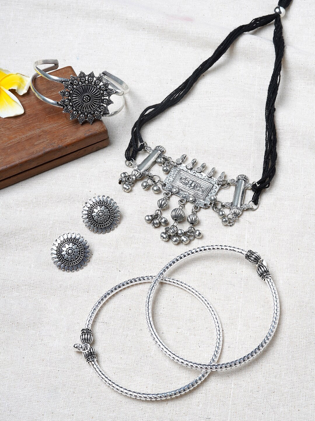 

TEEJH Silver-Plated Ghungroo-Studded Jewellery Set