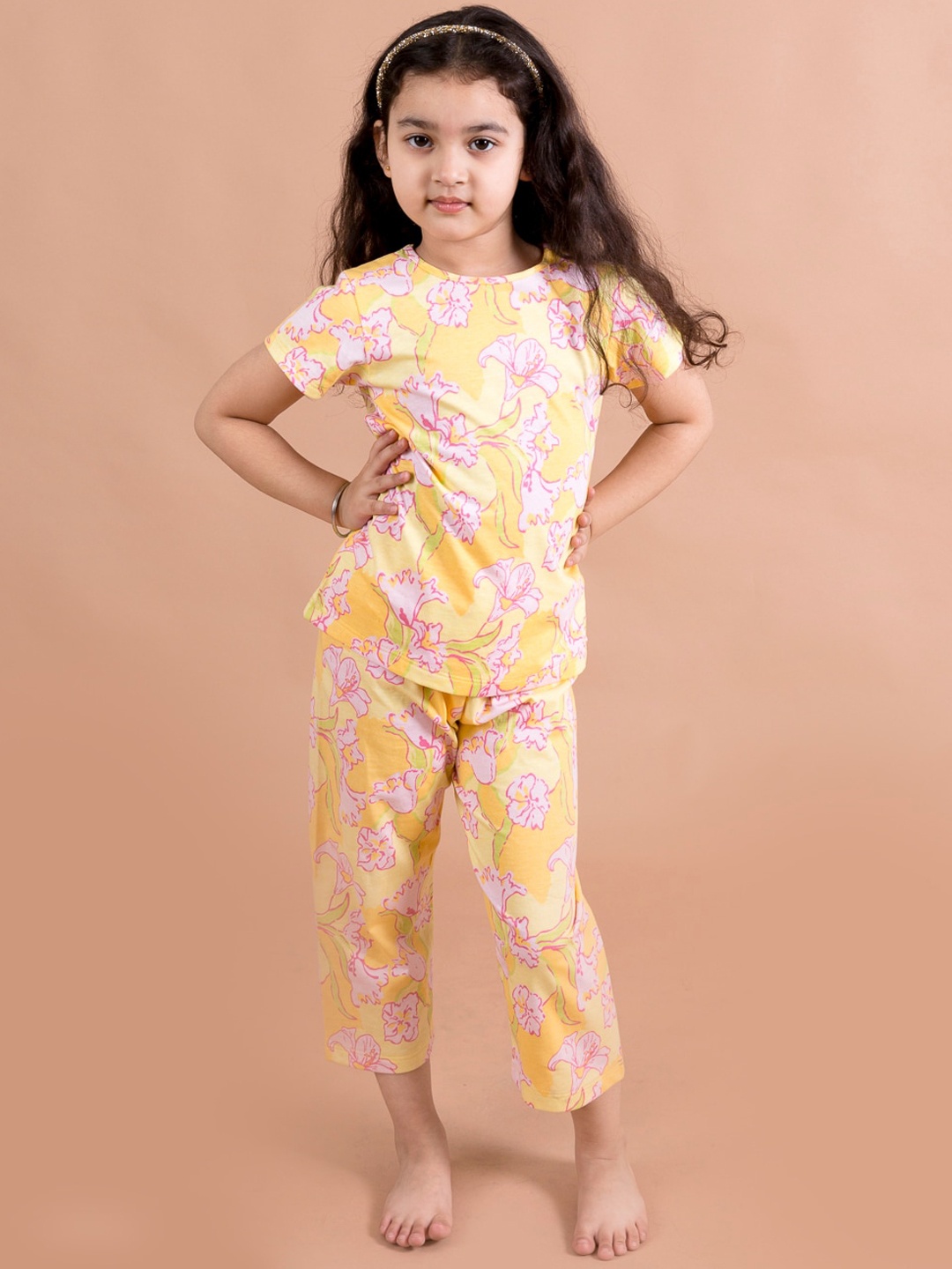 

pspeaches Girls Yellow & Pink Floral Printed Cotton Night suit