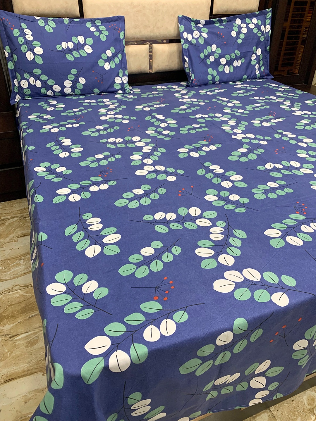 

Pure Decor Blue & White Floral 300 TC Queen Bedsheet with 2 Pillow Covers