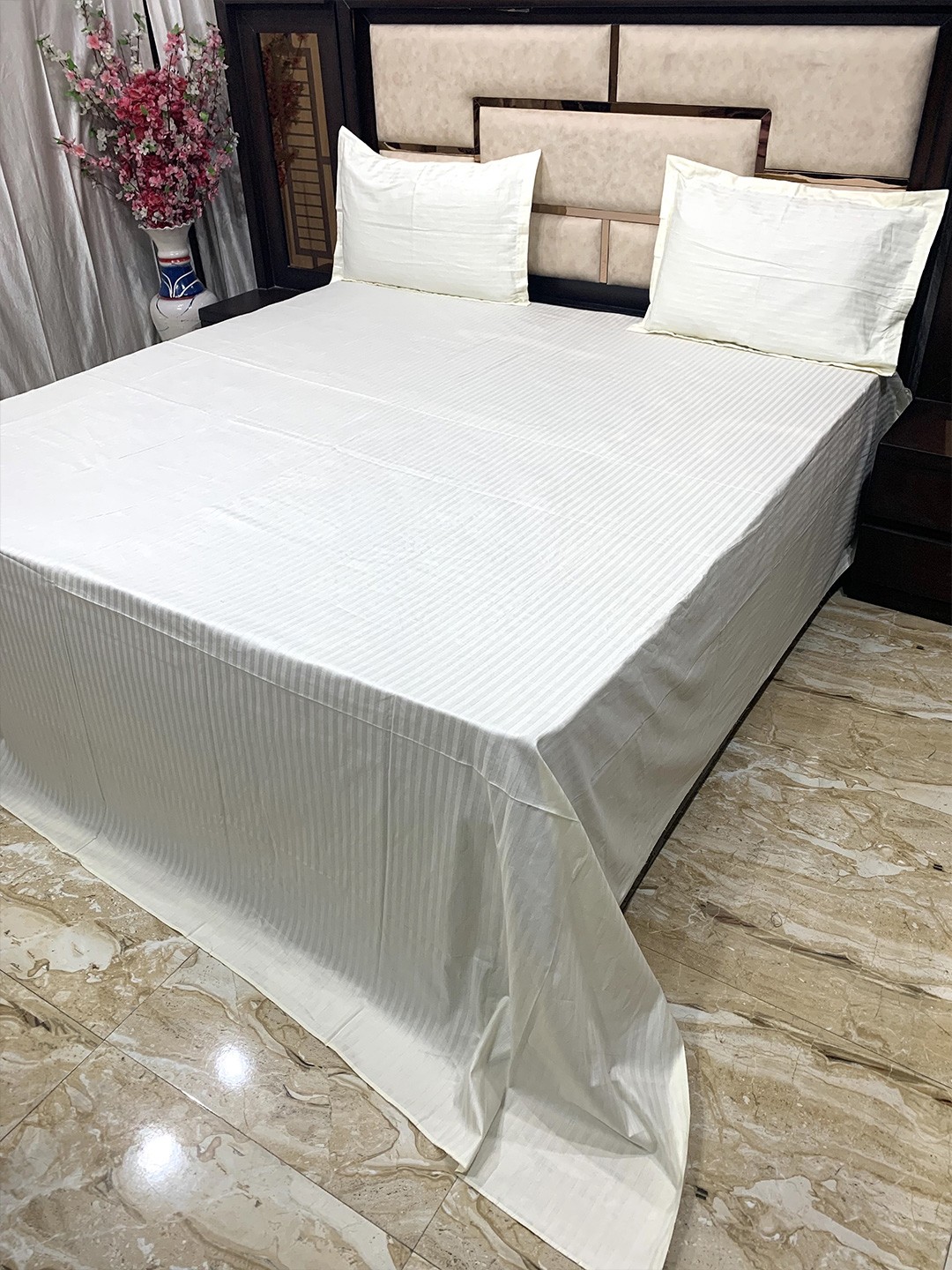 

Pure Decor Cream-Coloured Striped 400 TC King Bedsheet with 2 Pillow Covers