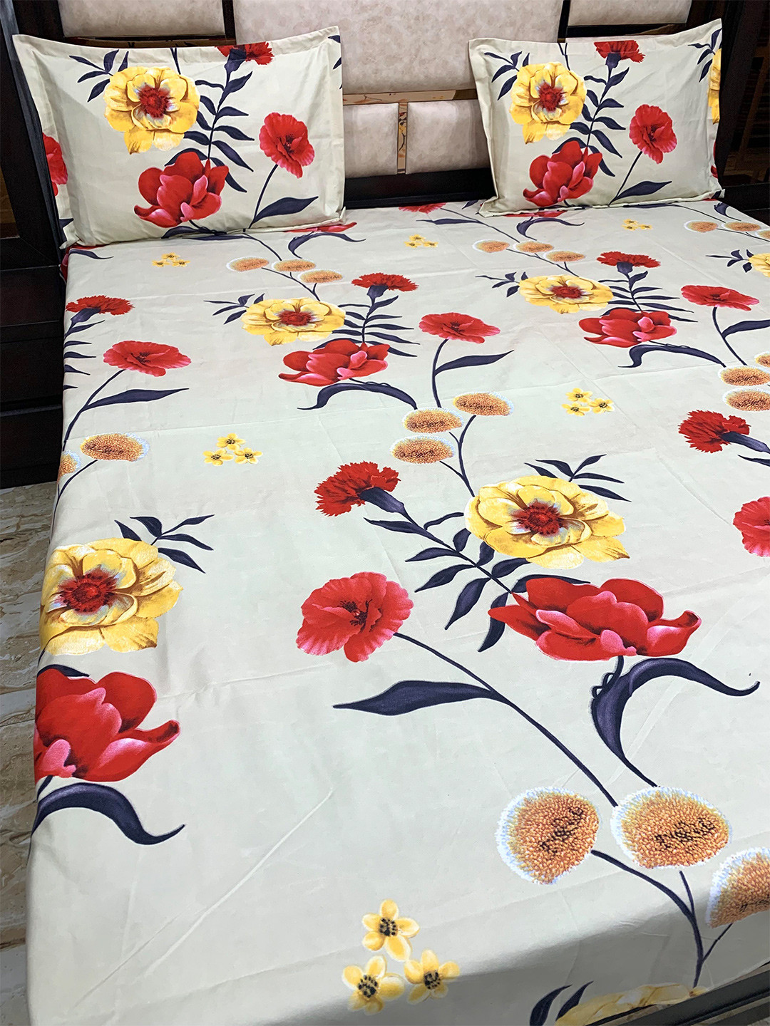

Pure Decor Cream-Coloured & Red Floral 300 TC Queen Bedsheet with 2 Pillow Covers