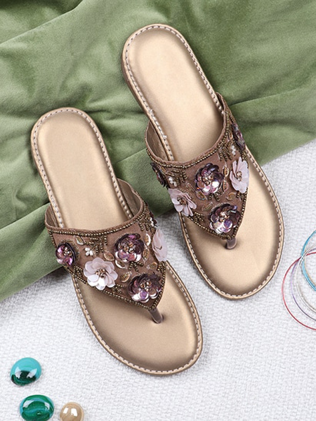 

THE WHITE POLE Women Gold-Toned Ethnic Open Toe Flats