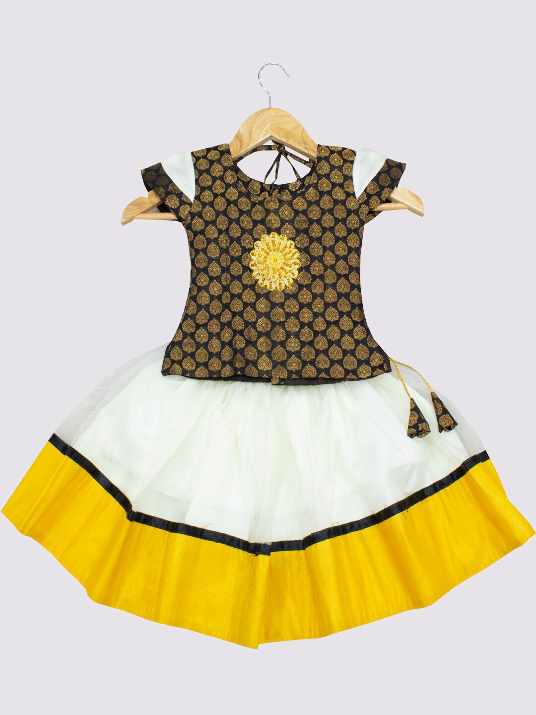 

AMIRTHA FASHION Girls Black Embellished Woven Design Lehenga Choli