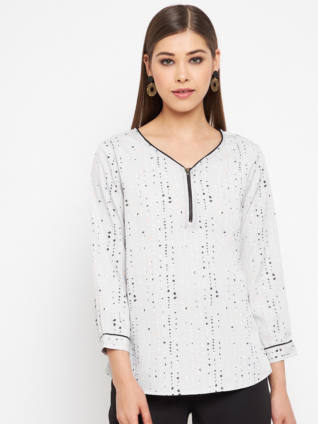 

PURYS Women Grey & White Printed Crepe Top
